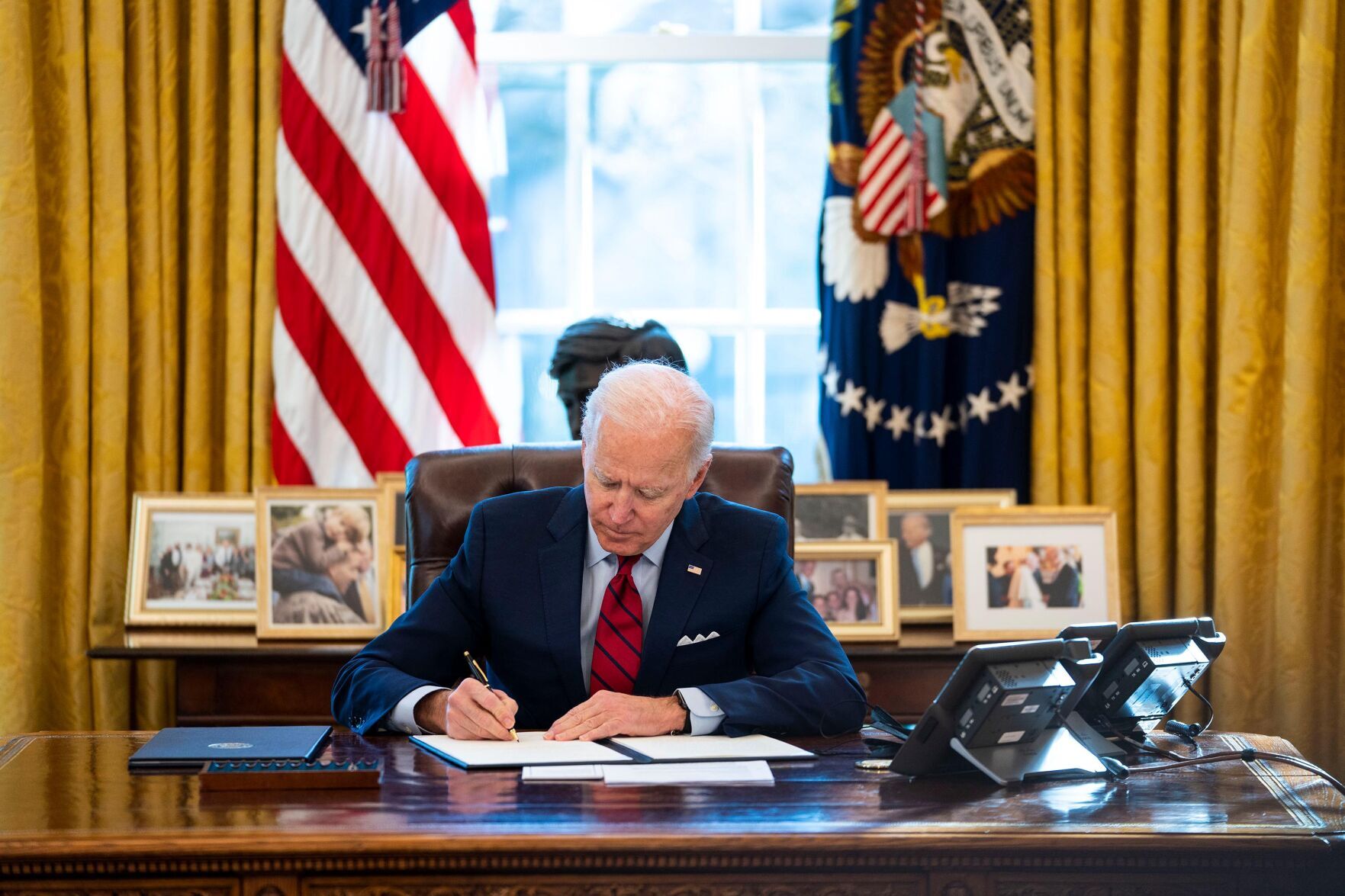 BIDEN VACCINATION